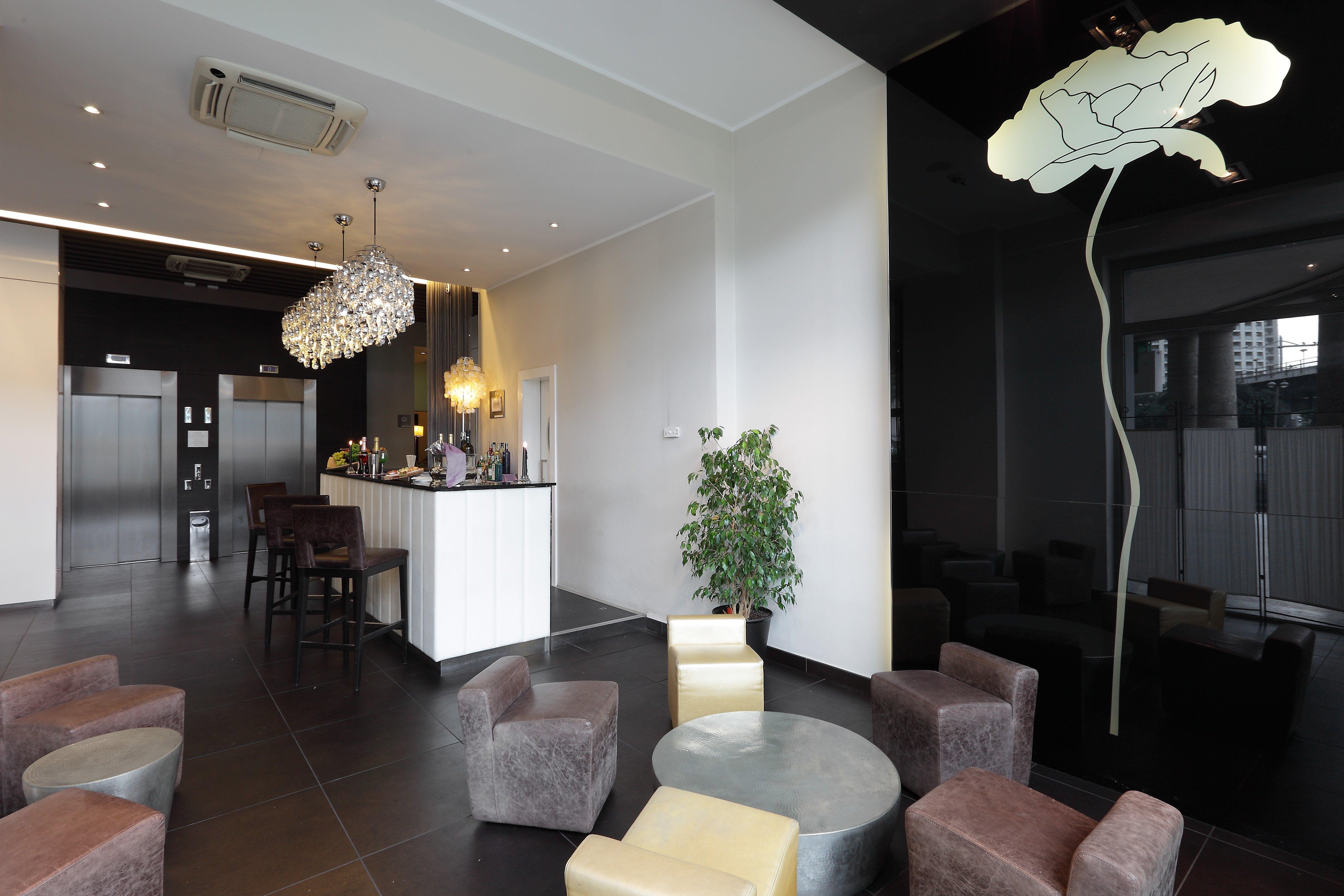 Holiday Inn Genoa City By Ihg Exterior photo